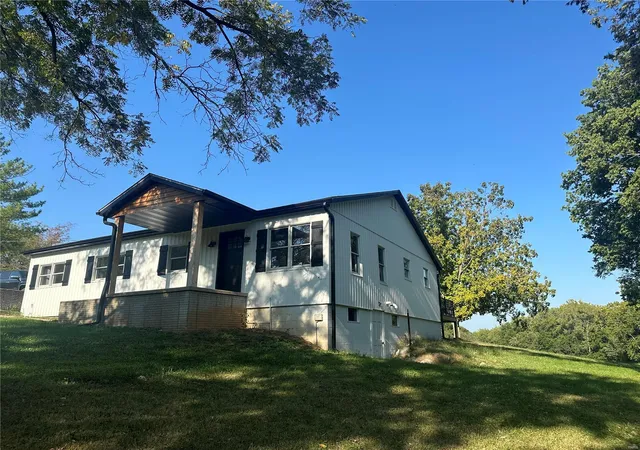 Photo 25 of Single family home for sale at 17260 Carver Dr, New London, MO 63459 | MLS# 24054308 | Listing updated on 2024-08-27