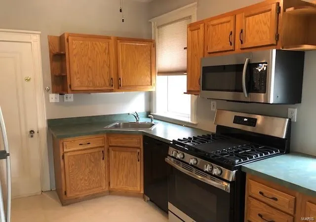 Photo 3 of Multi family home for sale at 7528 Ethel Ave, Saint Louis, MO 63117 | MLS# 24054313 | Listing updated on 2024-10-23