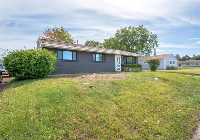Photo 2 of Single family home for sale at 8264 Morganford Rd, Saint Louis, MO 63123 | MLS# 24054567 | Listing updated on 2025-02-28