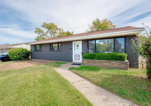 Photo 3 of Single family home for sale at 8264 Morganford Rd, Saint Louis, MO 63123 | MLS# 24054567 | Listing updated on 2025-02-28