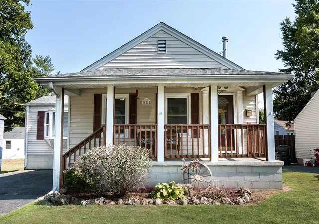Photo 1 of Sale Pending at 10252 Saint Richard Ln, Saint Ann, MO 63074 | MLS# 24054782 | Listing updated on 2024-11-27