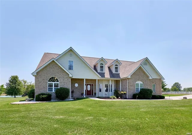 Photo 2 of Single family home for sale at 2190 Hwy 47 W, Troy, MO 63379 | MLS# 24054806 | Listing updated on 2025-03-07