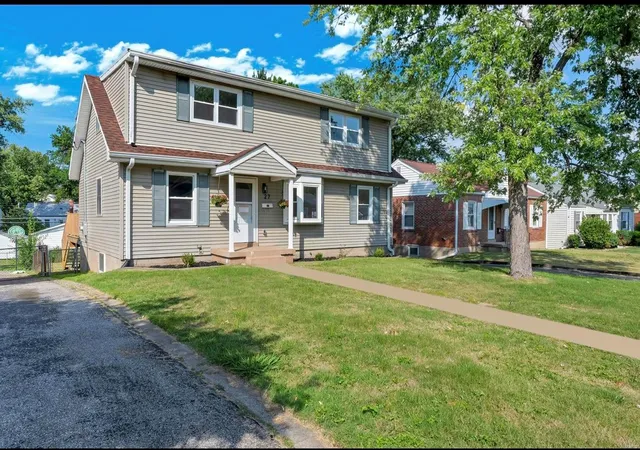 Photo 27 of Sale Pending at 27 Constance Ct, Saint Ann, MO 63074 | MLS# 24054873 | Listing updated on 2024-12-03