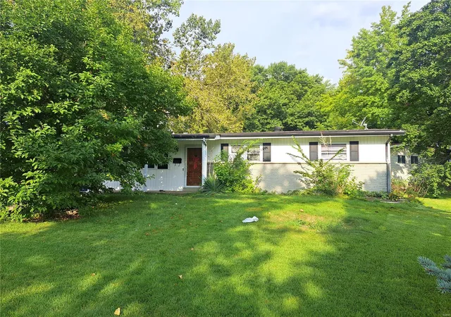 Photo 1 of Sale Pending at 530 Humes Ln, Florissant, MO 63031 | MLS# 24054885 | Listing updated on 2024-09-11