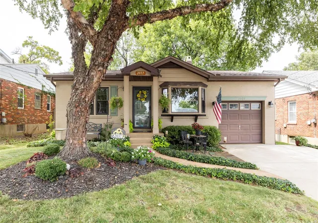 Photo 2 of Sale Pending at 2037 Telegraph Rd, Saint Louis, MO 63125 | MLS# 24054917 | Listing updated on 2024-09-10