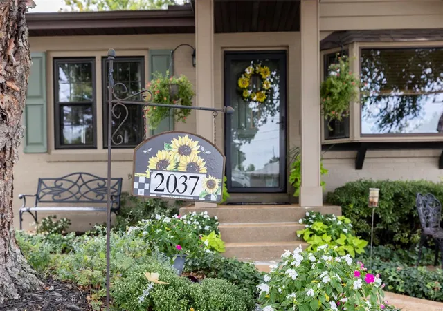 Photo 3 of Sale Pending at 2037 Telegraph Rd, Saint Louis, MO 63125 | MLS# 24054917 | Listing updated on 2024-09-10