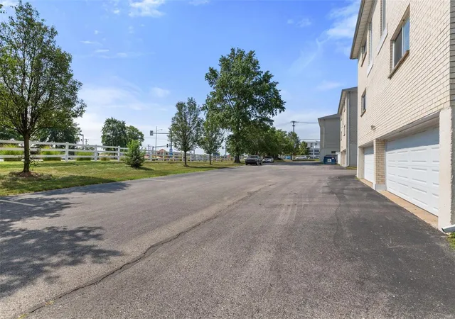 2nd image of 12574 Chardin Pl, Saint Louis, MO 63128