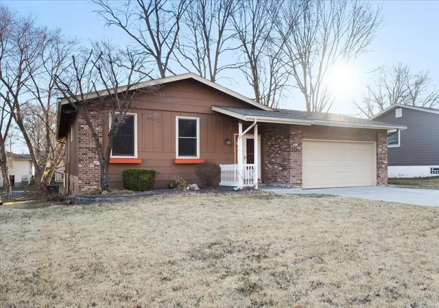 Photo 3 of Sale Pending at 3212 Yale Blvd, Saint Charles, MO 63301 | MLS# 24055252 | Listing updated on 2025-03-18
