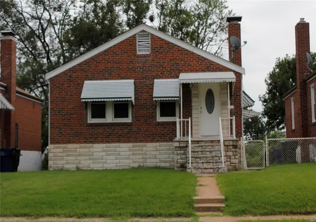 Photo 1 of Single family home for sale at 4610 Leona St, Saint Louis, MO 63116 | MLS# 24055273 | Listing updated on 2025-02-28