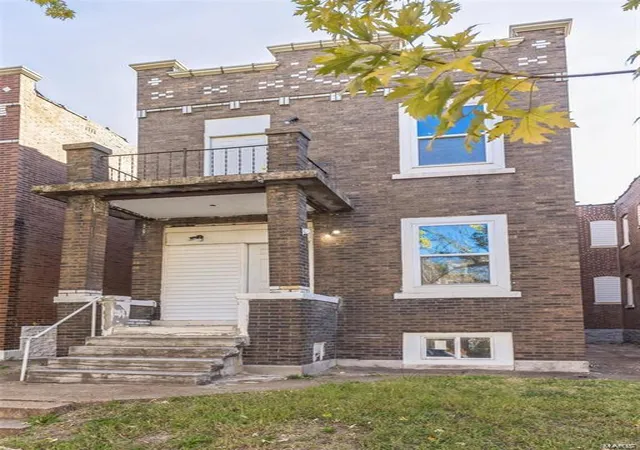 Photo 1 of Townhouse for sale at 3710 Bamberger Ave, Saint Louis, MO 63116 | MLS# 24055410 | Listing updated on 2024-12-17