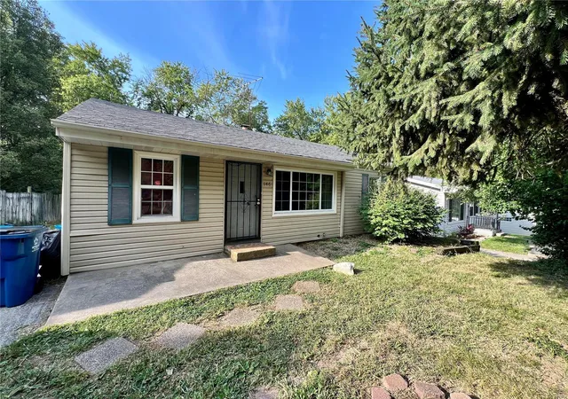 Photo 1 of Single family home for sale at 146 Flora Dr, Saint Louis, MO 63135 | MLS# 24055454 | Listing updated on 2024-11-09