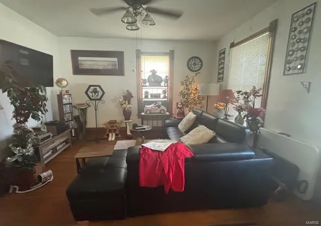 Photo 4 of Single family home for sale at 4820 Walter St, Belleville, IL 62226 | MLS# 24055634 | Listing updated on 2025-03-07