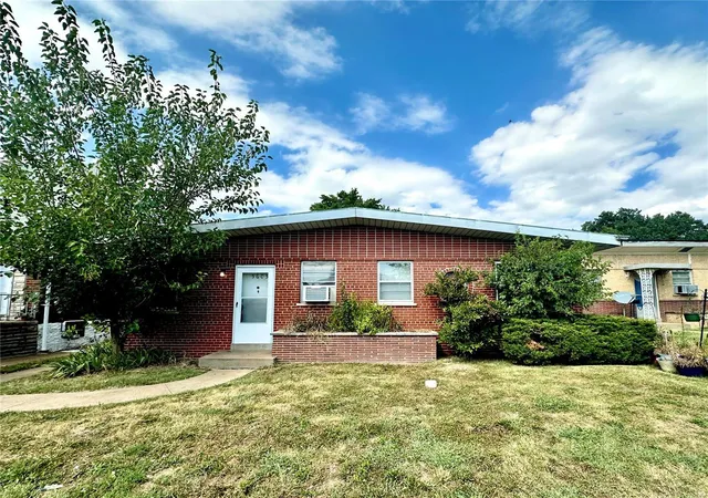 Photo 1 of Sale Pending at 5601 Chippewa St, Saint Louis, MO 63109 | MLS# 24055776 | Listing updated on 2024-09-08