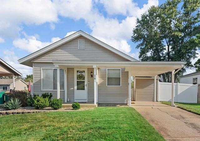 Photo 1 of Sale Pending at 16 Wild Deer Ln, Saint Peters, MO 63376 | MLS# 24055805 | Listing updated on 2024-09-10