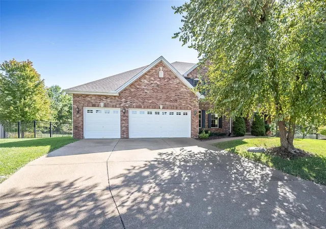 Photo 1 of Sale Pending at 775 Avondale, Saint Peters, MO 63376 | MLS# 24055921 | Listing updated on 2024-10-19