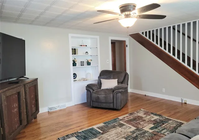 Photo 3 of Single family home for sale at 348 Academy St, Sainte Genevieve, MO 63670 | MLS# 24055945 | Listing updated on 2025-03-11