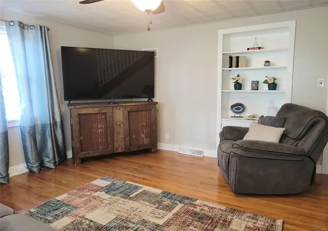 Photo 4 of Single family home for sale at 348 Academy St, Sainte Genevieve, MO 63670 | MLS# 24055945 | Listing updated on 2025-03-11