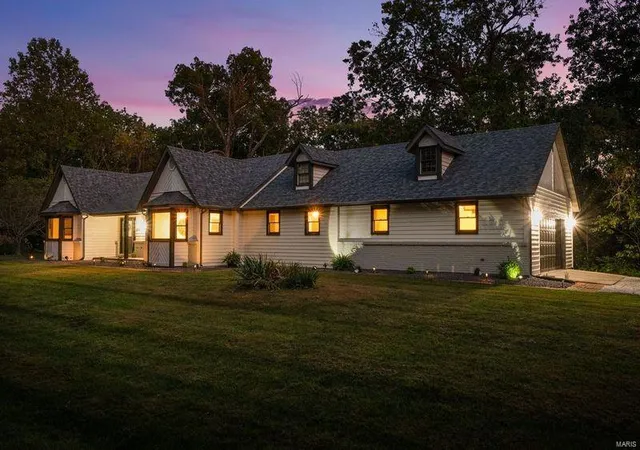 Photo 2 of Single family home for sale at 3174 Cedar Ridge Lane, Waterloo, IL 62298 | MLS# 24055988 | Listing updated on 2024-12-16