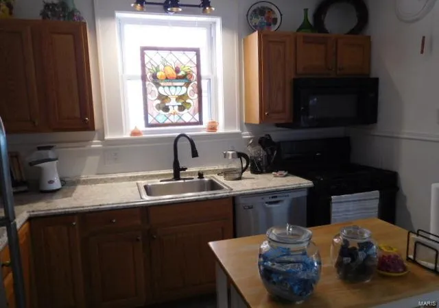 Photo 3 of Single family home for sale at 5916 Leona St, Saint Louis, MO 63116 | MLS# 24056012 | Listing updated on 2024-10-28