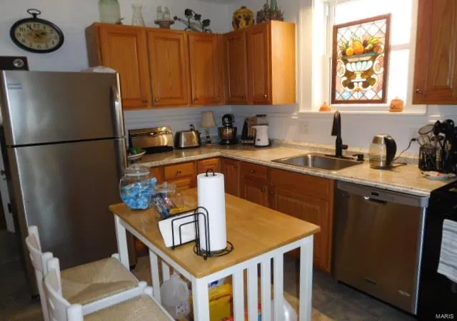 Photo 4 of Single family home for sale at 5916 Leona St, Saint Louis, MO 63116 | MLS# 24056012 | Listing updated on 2024-10-28