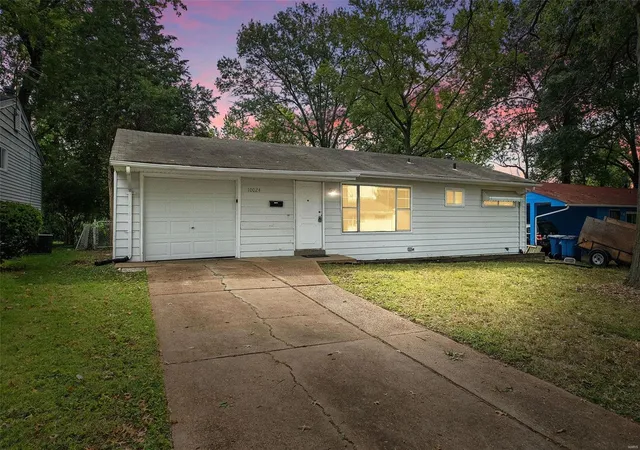 Photo 1 of Sale Pending at 10024 Lakemoor Dr, Saint Louis, MO 63136 | MLS# 24056050 | Listing updated on 2024-09-10
