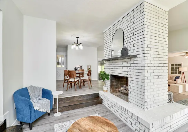 Photo 2 of Sale Pending at 1411 Pleasantview Dr, Saint Charles, MO 63303 | MLS# 24056051 | Listing updated on 2024-11-27