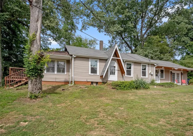 3rd image of 9015 Bunkum Rd, Fairview Heights, IL 62208 | MLS# 24056112
