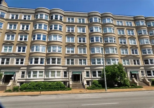 Photo 1 of Condo for sale at 14 N Kingshighway Blvd #7 (4BS), Saint Louis, MO 63108 | MLS# 24056376 | Listing updated on 2025-03-04