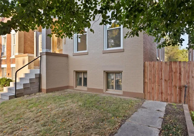 Photo 2 of Sale Pending at 3512 Tennessee Ave, Saint Louis, MO 63118 | MLS# 24056418 | Listing updated on 2024-09-11
