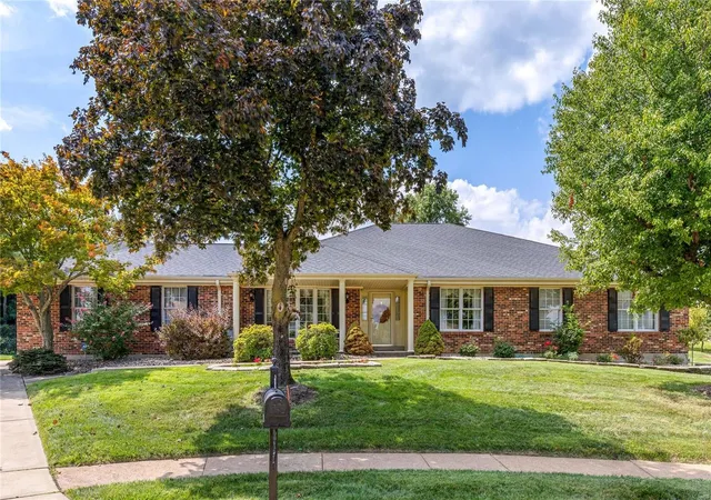 Photo 1 of Sale Pending at 9 Grimsley Station Bluff Ct, Saint Louis, MO 63129 | MLS# 24056592 | Listing updated on 2024-11-24