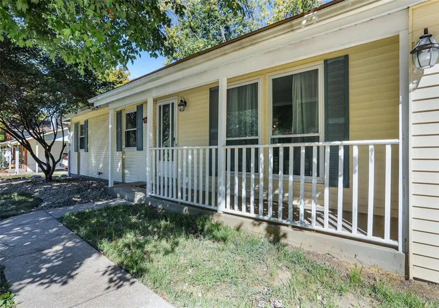 Photo 1 of Sale Pending at 12315 Promenade Ln, Saint Louis, MO 63146 | MLS# 24056593 | Listing updated on 2024-12-02
