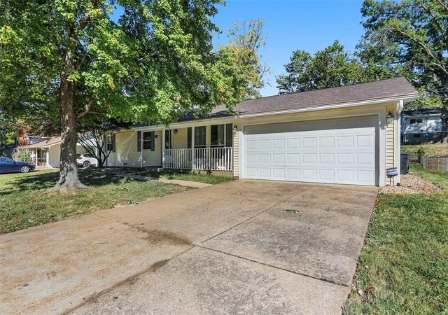 Photo 2 of Sale Pending at 12315 Promenade Ln, Saint Louis, MO 63146 | MLS# 24056593 | Listing updated on 2024-12-02