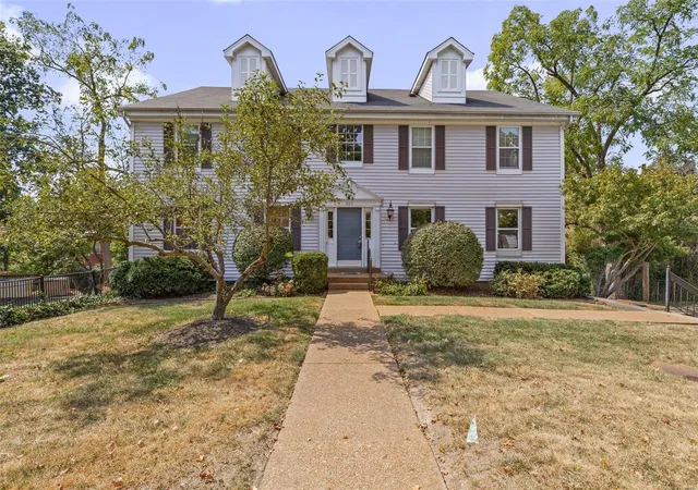 Photo 1 of Condo for sale at 805 N Hanley Rd #B, Saint Louis, MO 63130 | MLS# 24056646 | Listing updated on 2024-10-21