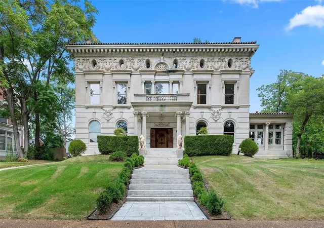 Photo 1 of Single family home for sale at 9 Washington Terr, Saint Louis, MO 63112 | MLS# 24056661 | Listing updated on 2024-11-11