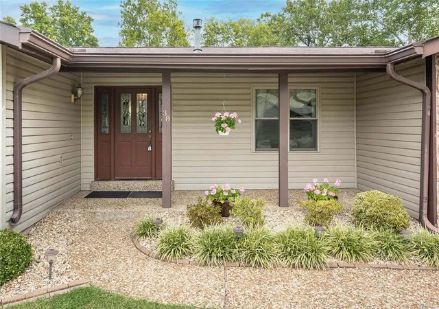 Photo 3 of Sale Pending at 38 Southern Mill Way, Saint Peters, MO 63376 | MLS# 24056687 | Listing updated on 2024-09-10