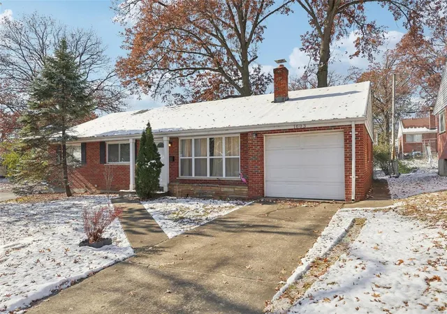 Photo 1 of Single family home for sale at 1003 Laval Dr, Saint Louis, MO 63132 | MLS# 24056702 | Listing updated on 2024-12-12