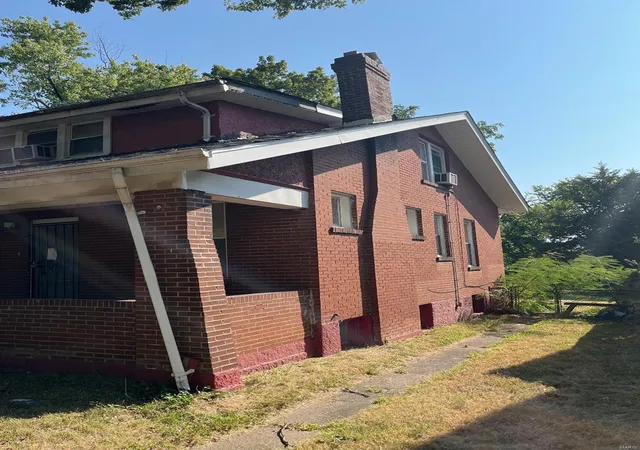 Photo 2 of Sale Pending at 1610 Purdue Ave, Saint Louis, MO 63133 | MLS# 24056829 | Listing updated on 2024-09-20