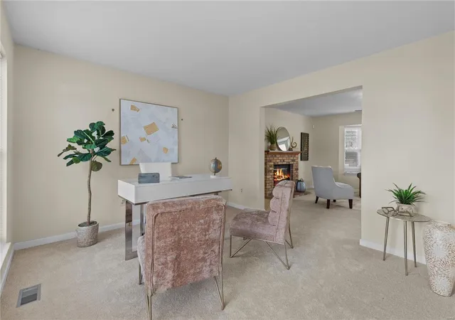 Photo 3 of Sale Pending at 805 Tamerton Pl, Saint Peters, MO 63376 | MLS# 24056952 | Listing updated on 2024-12-07