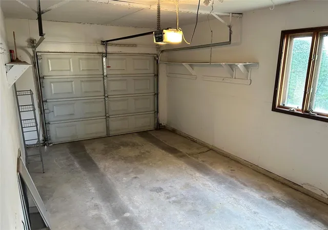 Photo 12 of Sale Pending at 625 Meadowcrest, Montgomery City, MO 63361 | MLS# 24056968 | Listing updated on 2024-09-07