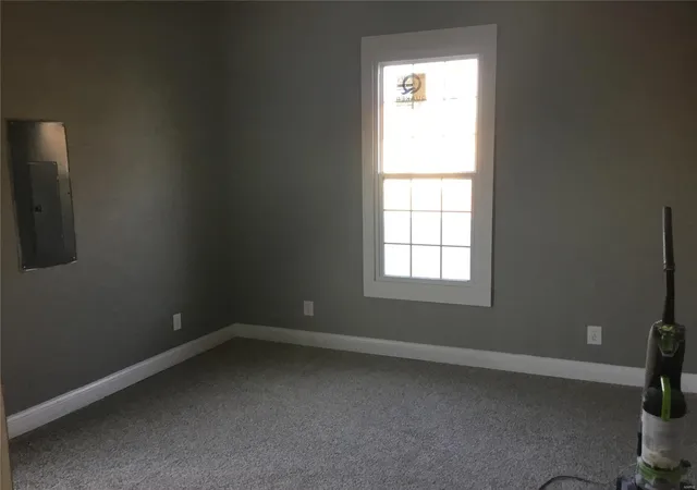 Photo 3 of Single family home for sale at 127 N Wentz St, Montgomery City, MO 63361 | MLS# 24057185 | Listing updated on 2024-11-27