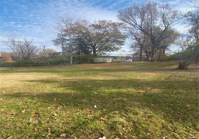 3rd image of 8430 Falmouth Dr, Saint Louis, MO 63121 | MLS# 24057388
