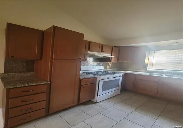 5th image of 8430 Falmouth Dr, Saint Louis, MO 63121 | MLS# 24057388