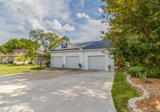 Photo 71 of Single family home for sale at 315 Arrowhead Dr, Camdenton, MO 65020 | MLS# 24057652 | Listing updated on 2024-09-11