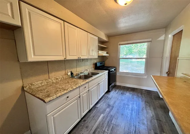 Photo 3 of Sale Pending at 8429 Engler Ave, Saint Louis, MO 63114 | MLS# 24057715 | Listing updated on 2024-10-24