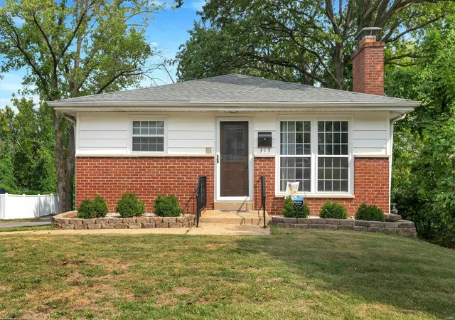 Photo 1 of Sale Pending at 315 Lithia Ave, Saint Louis, MO 63119 | MLS# 24057737 | Listing updated on 2024-09-15