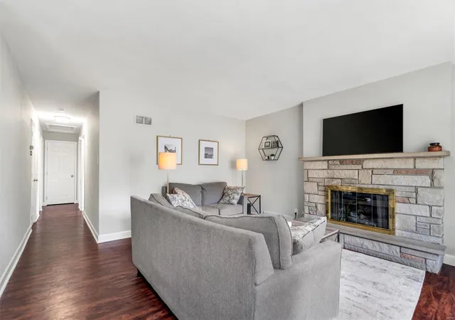 Photo 3 of Sale Pending at 315 Lithia Ave, Saint Louis, MO 63119 | MLS# 24057737 | Listing updated on 2024-09-15