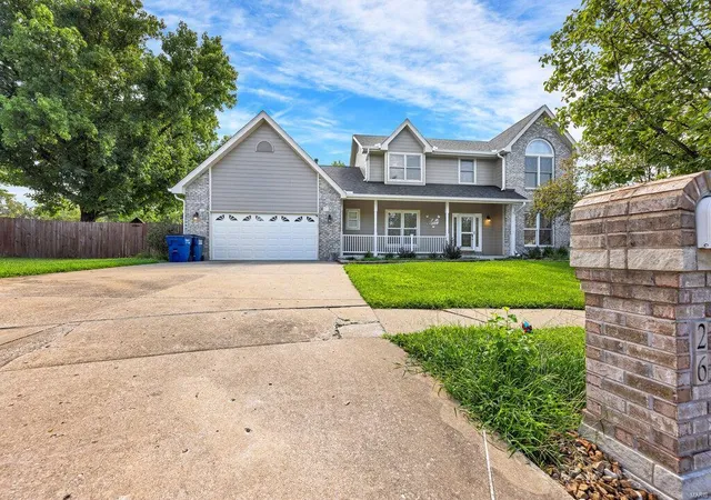 Photo 3 of Single family home for sale at 26 Blf Spring Ct, Saint Charles, MO 63303 | MLS# 24057850 | Listing updated on 2024-12-07