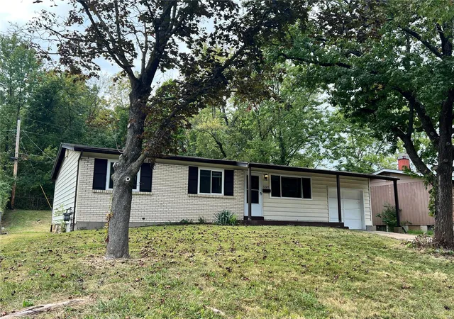 Photo 1 of Sale Pending at 5319 Grove Ave, Saint Louis, MO 63135 | MLS# 24057948 | Listing updated on 2024-11-26