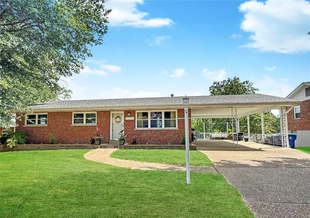 Photo 1 of Sale Pending at 9230 Arban Dr, Saint Louis, MO 63126 | MLS# 24057987 | Listing updated on 2024-10-07