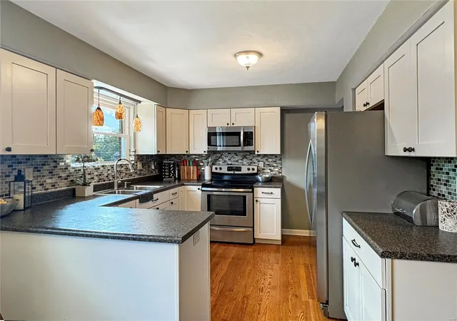Photo 3 of Sale Pending at 9230 Arban Dr, Saint Louis, MO 63126 | MLS# 24057987 | Listing updated on 2024-10-07
